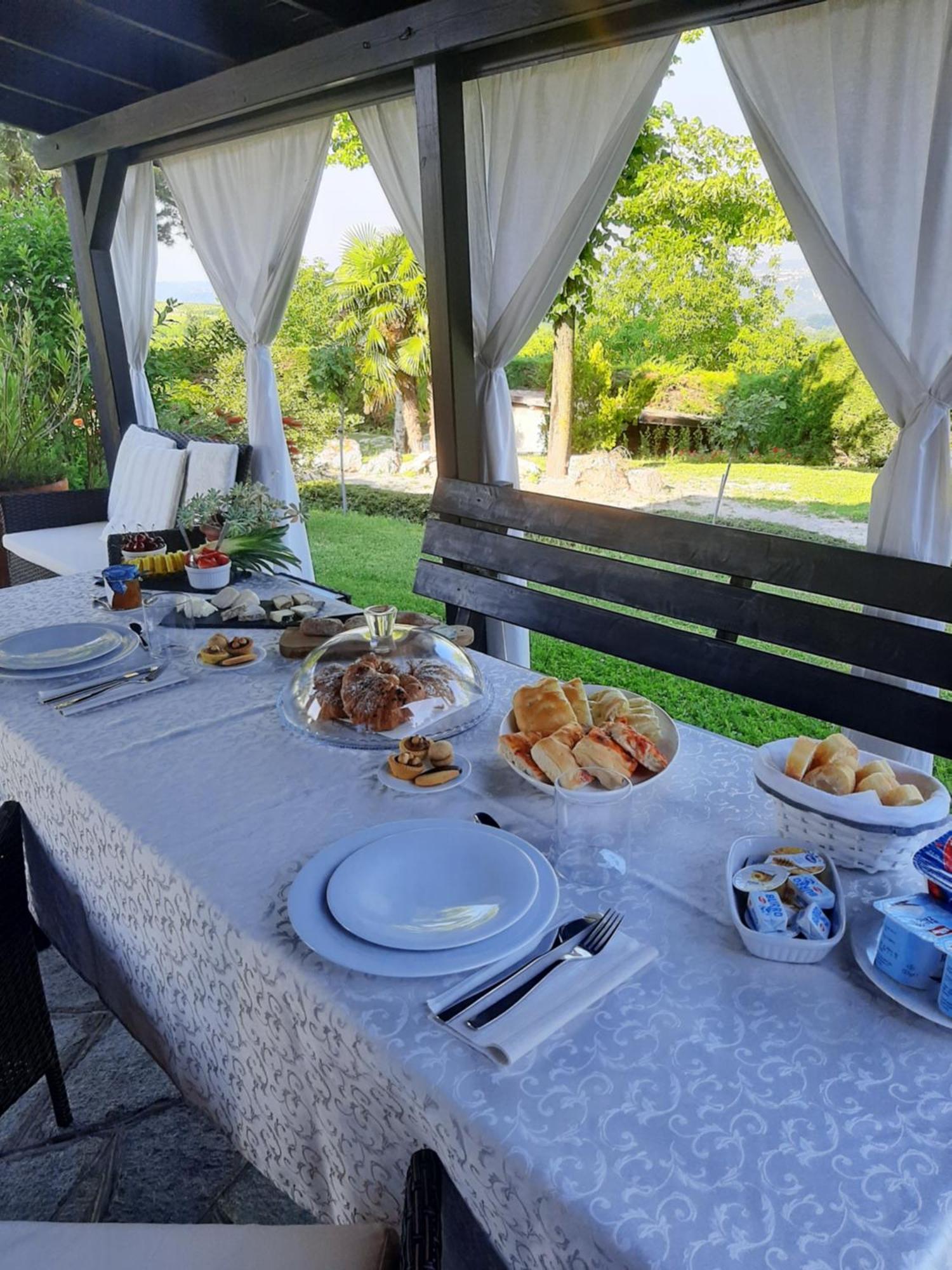 Suite Villa Aurelj Бароло Екстер'єр фото