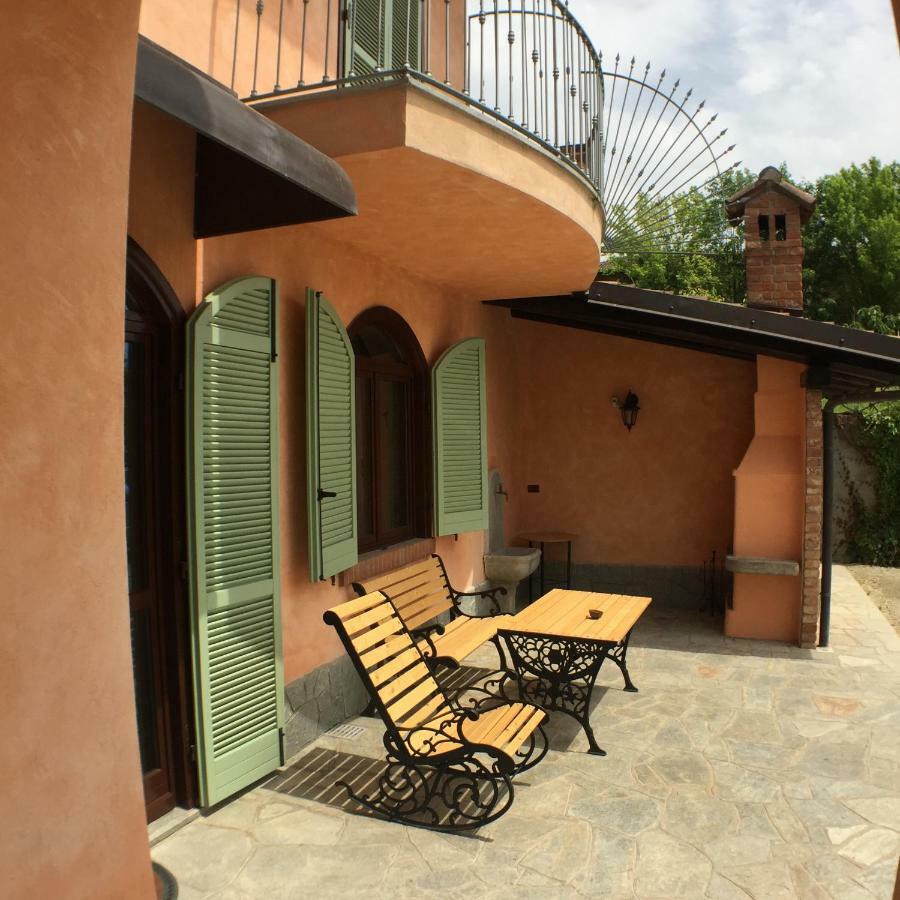Suite Villa Aurelj Бароло Екстер'єр фото